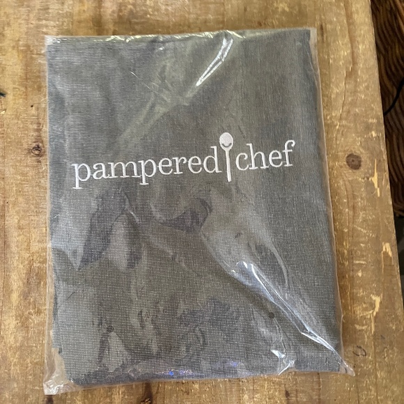 Pampered Chef Consultant Apron New In Package - Picture 3 of 4
